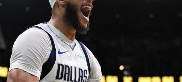 28Circle-浓眉哥连续十场比赛得分超过表现优异，独行侠不断突破！全场沸腾不已的简单介绍