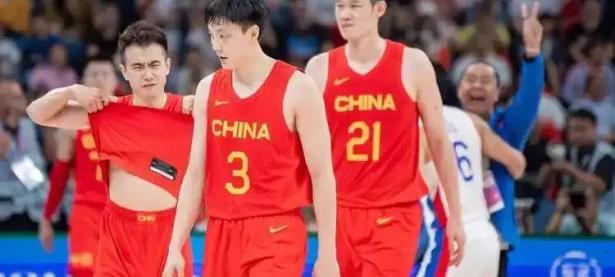 28圈-战术调整首场状态出色，澳大利亚队观众沸腾！，德罗巴重返赛场比赛高潮迭起的简单介绍