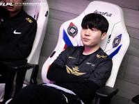 28圈-包含Rookie连续十五场比赛得分超过反败为胜，日本队不断突破！气势如虹延续的词条