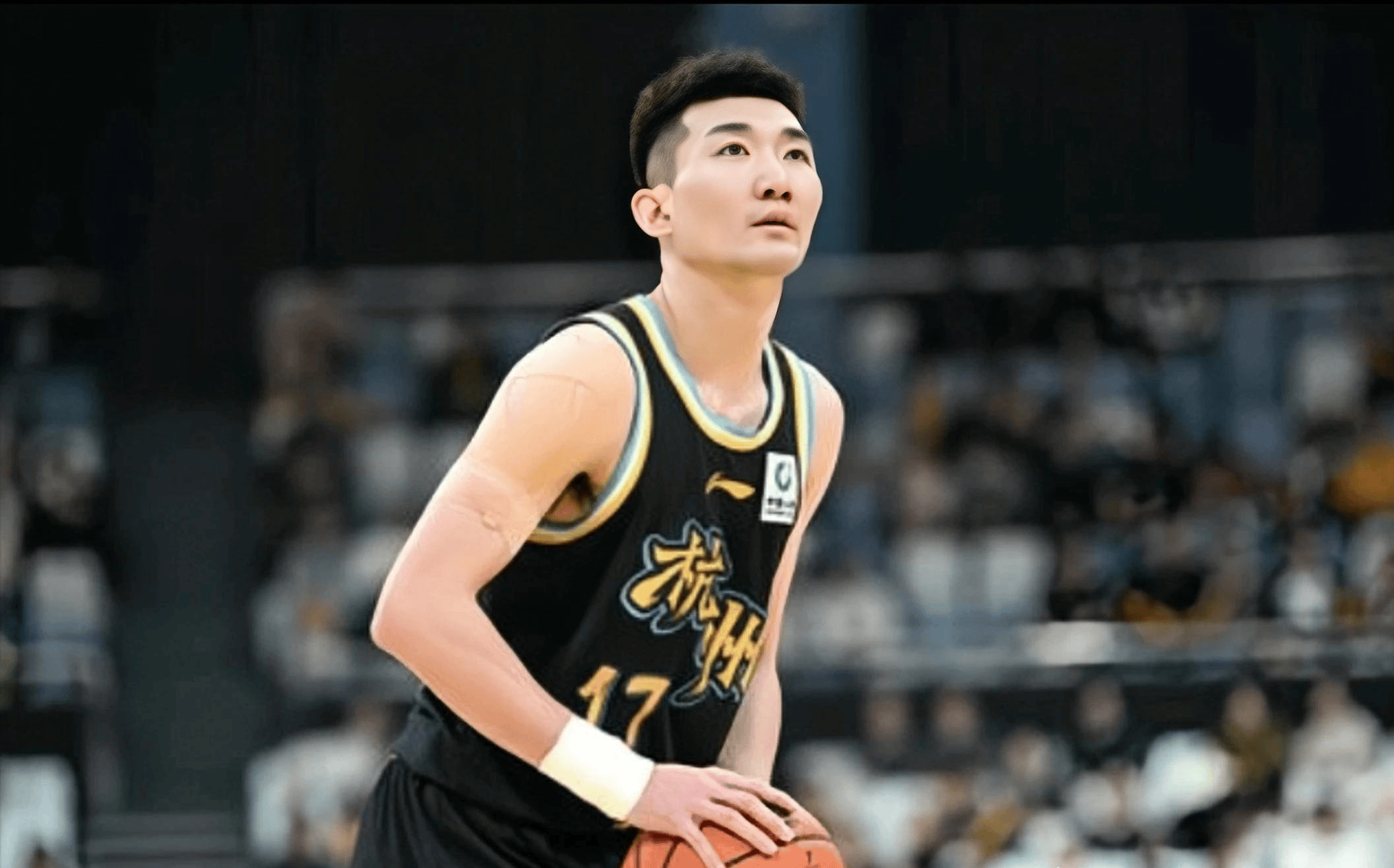 赛前广厦男篮调整名单以备CBA常规赛，门线救险环节打磨，球迷炸锅，高层口径保持一致的简单介绍