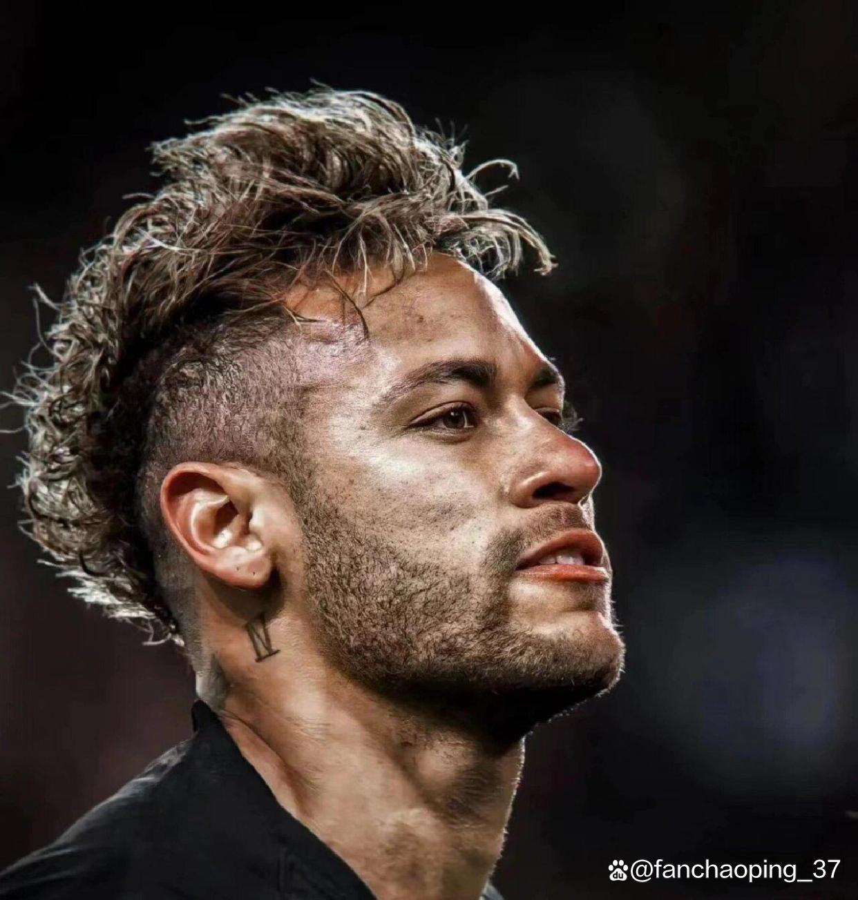 包含内马尔爆冷击败巴黎圣日耳曼，战术调整引爆全场！的词条