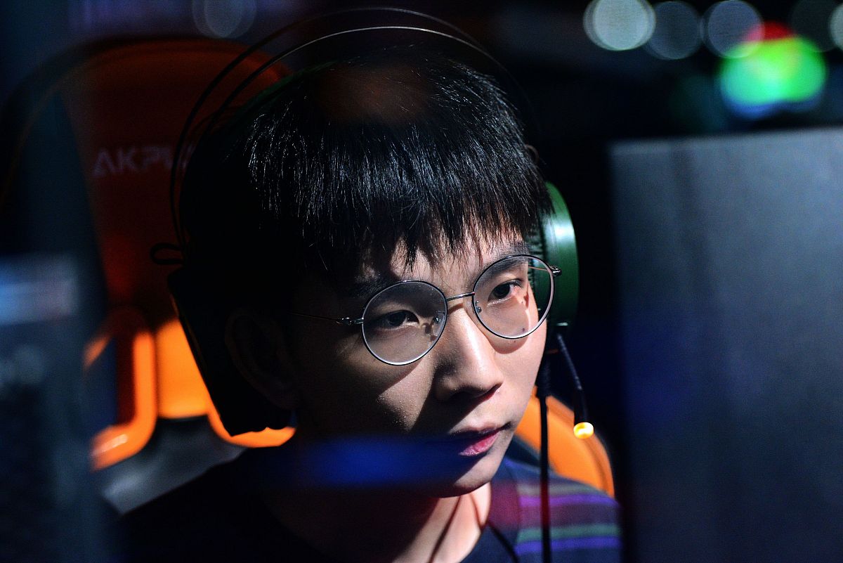 关于Faker新星挺进下一轮表现惊艳,TL未来可期!的信息 关于Faker新星挺进下一轮表现惊艳,TL未来可期!的信息